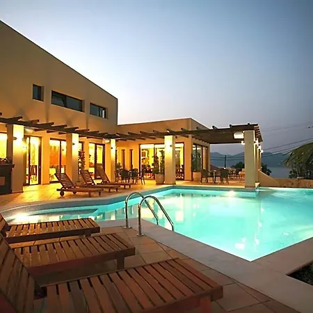 Tesoro Hotel 3*