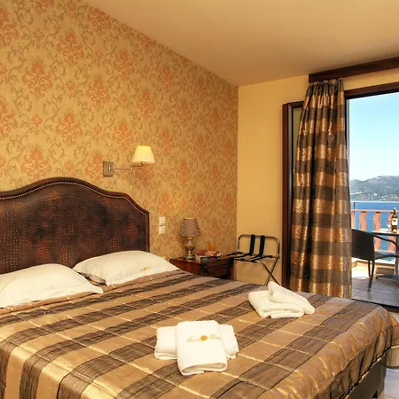 Hotel Tesoro Nikiana